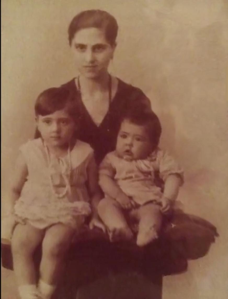 Amama Emili, abuela Antonia y tío Alberto